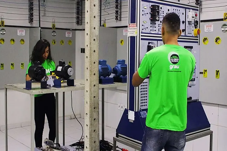 Programa Grau Social oferece mais de 90 bolsas gratuitas para curso técnico na Bahia