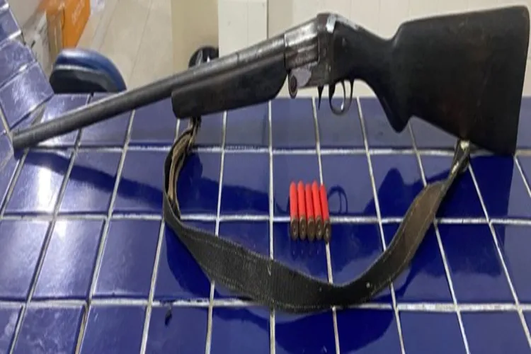 Homem é preso com espingarda após ameaçar vizinhos na zona rural de Ituaçu