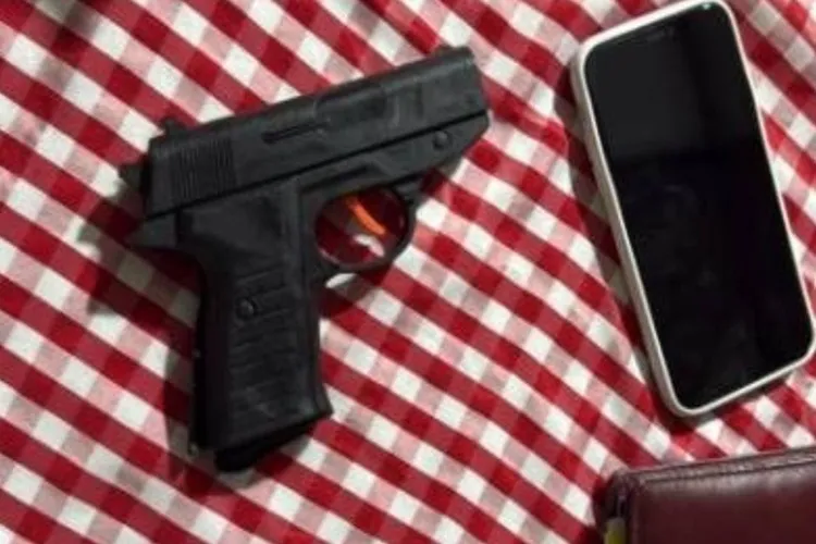 Homem é detido com simulacro de arma no São João do Gurutuba em Guanambi