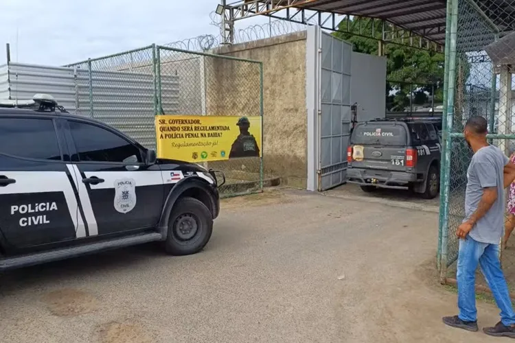 Detentos fogem do Conjunto Penal de Feira de Santana