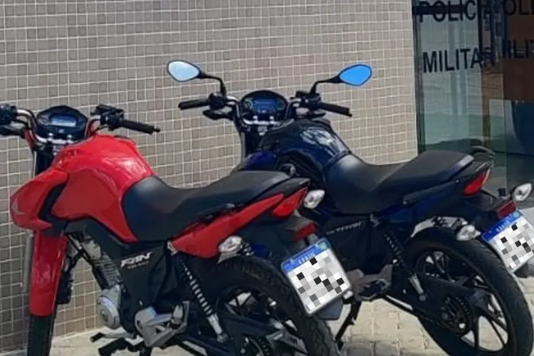 4ª CIPM apreende duas motocicletas com divergências em Caturama