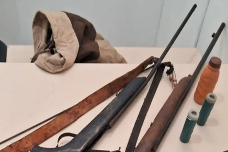 Homem é preso com duas armas após agredir primo na zona rural de Cândido Sales