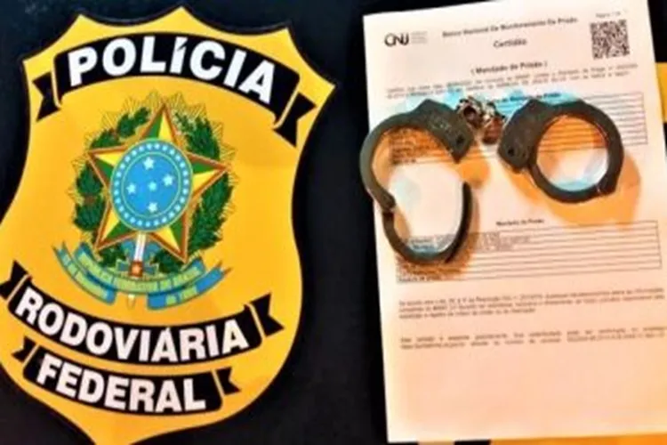 Suspeito de homicídio é preso pela PRF na BR-242 em Seabra