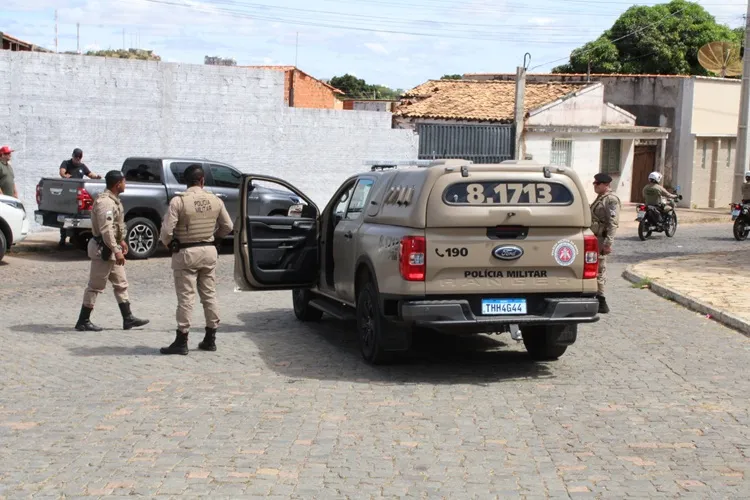 Motorista foge de blitz e quase atropela policial militar em Guanambi
