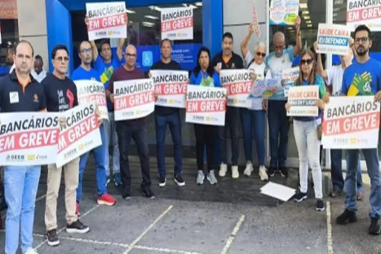 Bancários rejeitam proposta da Caixa e mantêm greve nacional