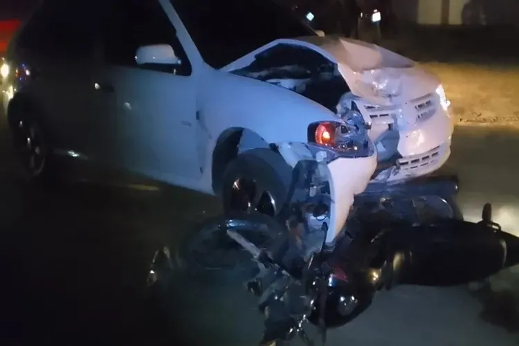 Motociclista de 44 anos morre após colisão com carro de passeio na BR-122 em Guanambi