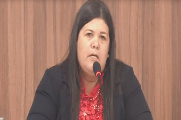 Brumado: 'Prefeito ditador e secretário sem educação', esbraveja Verimar antes de suspender sessão