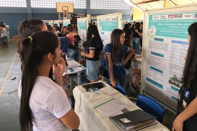 Estudantes de Rio do Antônio criam herbário para catalogar plantas em risco de extinção na região