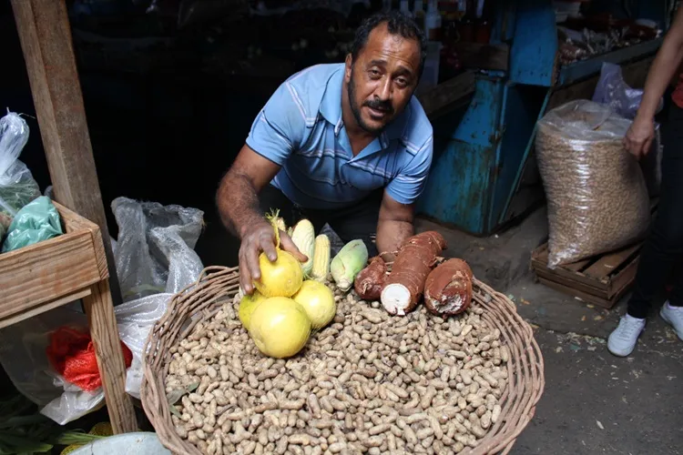 Brumado: Movimentação intensa no Mercado Municipal na buscas das iguarias juninas