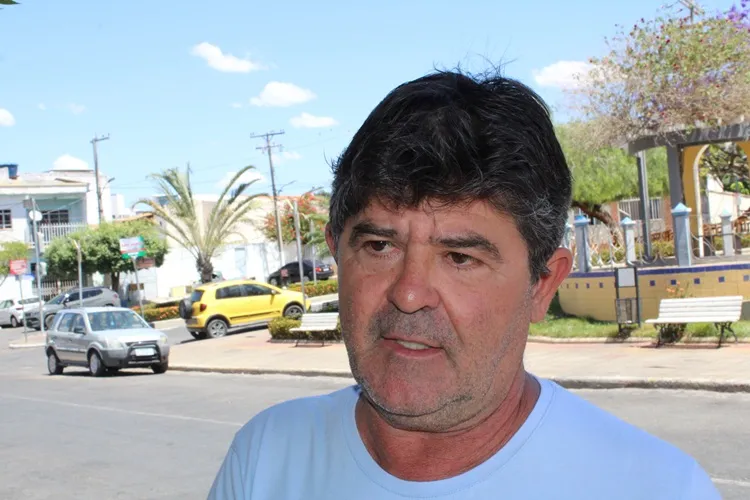 Prefeito confirma realização do São João 2026 com grandes atrações em Macaúbas