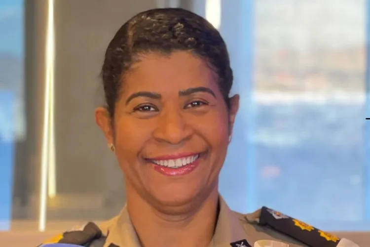 A força da mulher no comando: Gilmara Santana faz história no 17º BPM em Guanambi