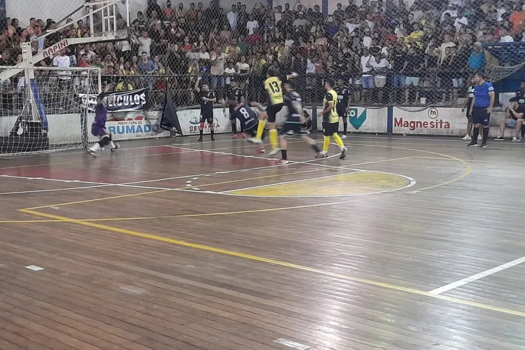 Brumado: Tudo igual na primeira partida final da Copa Brahma de Futsal
