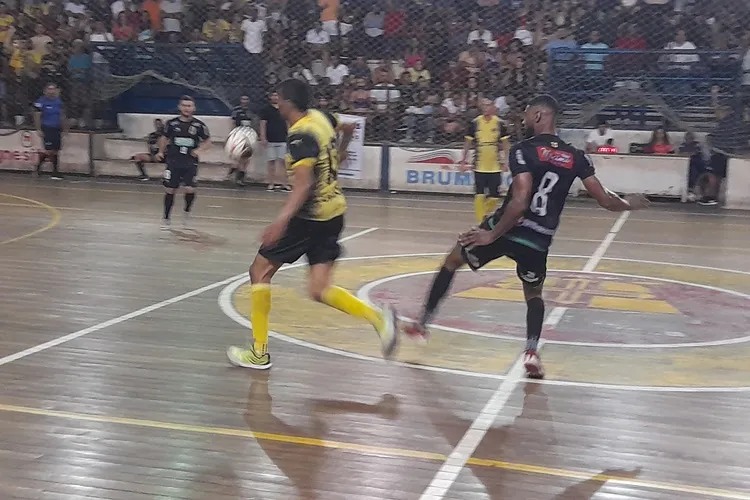 Brumado: Tudo igual na primeira partida final da Copa Brahma de Futsal