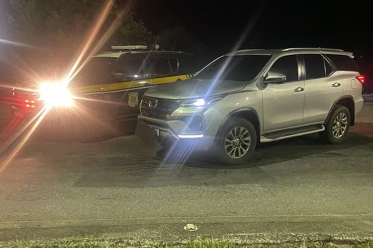 Homem que aceitou transportar veículo roubado é detido pela PRF em Jequié