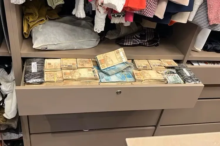 PF apreende R$ 3,2 milhões na casa de ex-prefeito de Paratinga