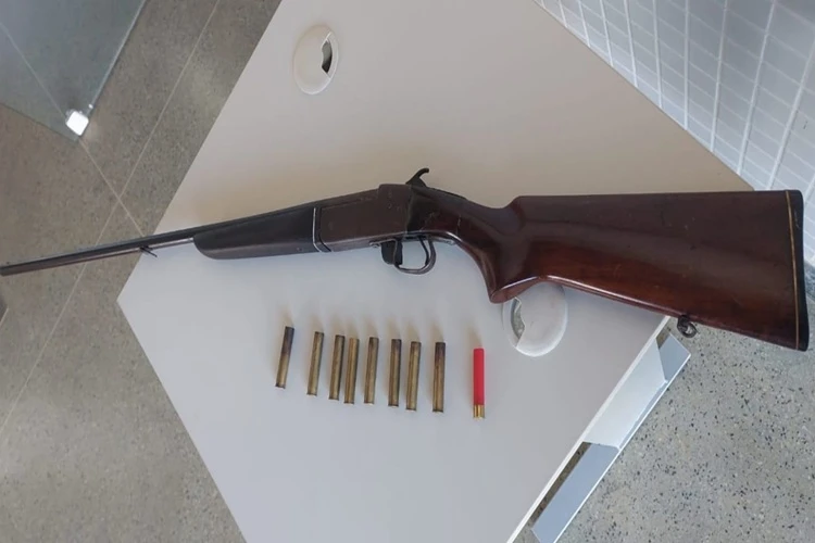 CIPRv apreende arma de fogo e munições após indivíduo avistar viatura em Piripá