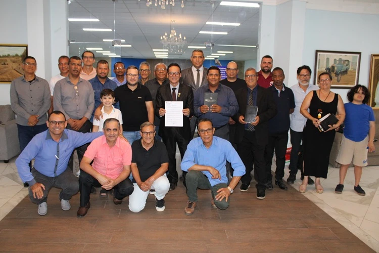 Projeto visa adotar a Bíblia como recurso paradidático nas escolas de Brumado