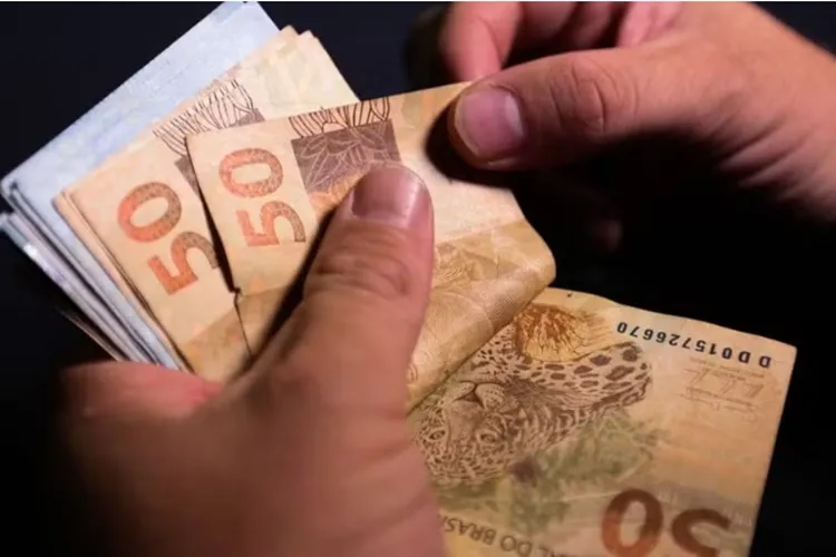 Salário médio dos baianos era sexto menor do Brasil em 2022, aponta IBGE