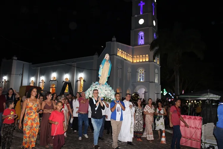 Católicos celebram Missa do Imaculado Coração de Maria em Macaúbas