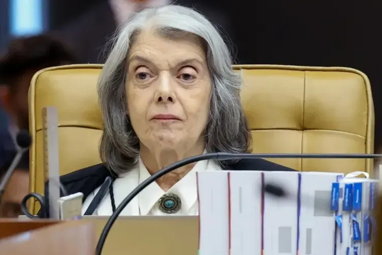 Cármen Lúcia diz estar envergonhada com crise no STF e pede desculpas à população brasileira