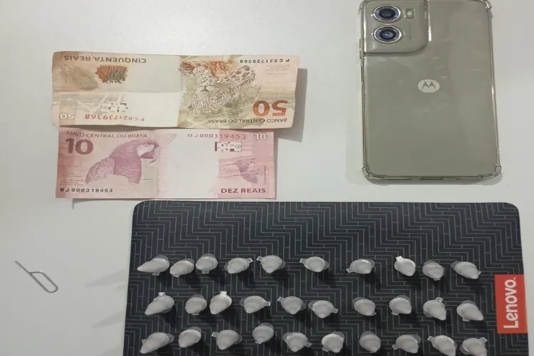 Ibipitanga: Suspeito tenta fugir de abordagem, mas acaba preso com drogas na BA-245