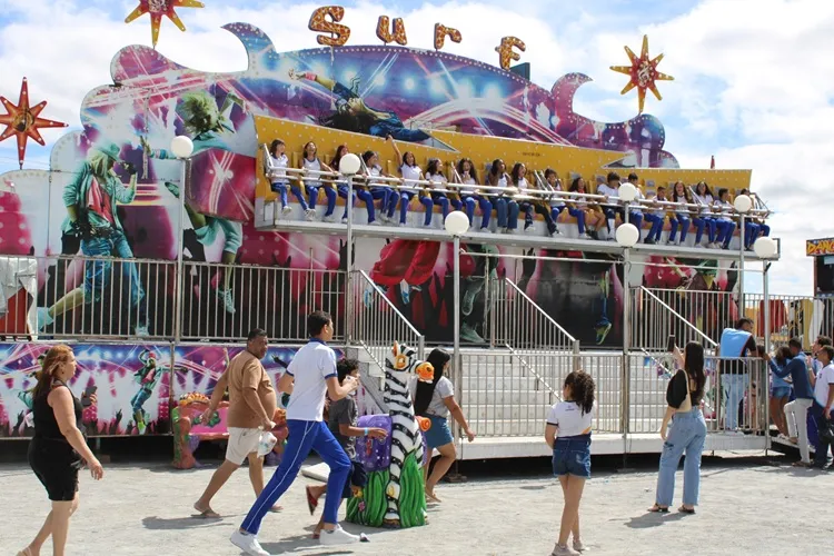 Prefeito exalta Expo Guanambi e Feira de Negócios; alunos da rede municipal aproveitam dia no parque