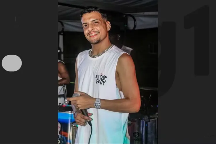 Cantor de pagode morre após ser retirado de casa e espancado em Lauro de Freitas