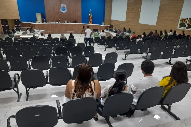 Vereadores aprovam linha de crédito para reajuste salarial da enfermagem em Brumado