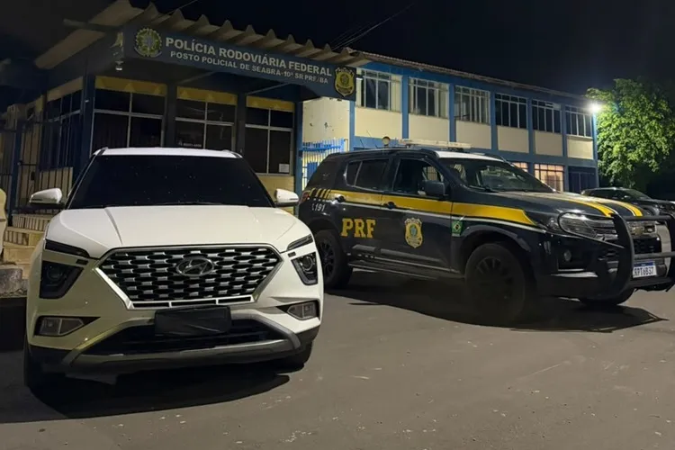 PRF recupera SUV clonado com registro de roubo na BR-242 em Seabra