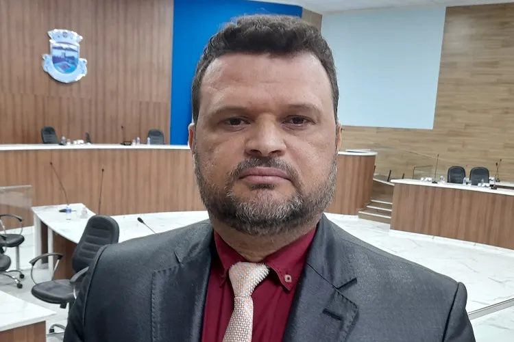 Brumado: 'Não sou contra a publicidade, sou a favor da prioridade', dispara vereador
