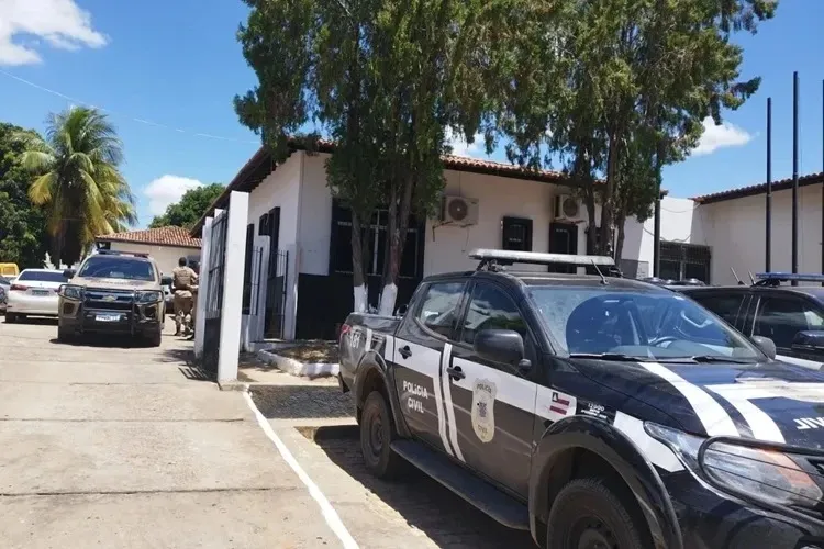 24º BPM cumpre mandado de prisão contra idoso por crime de estupro em Aracatu