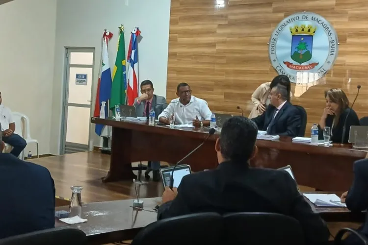 Secretário de Saúde fala sobre desafios financeiros da pasta na Câmara de Macaúbas