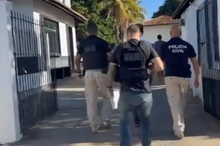 Brumado: Suspeito de aplicar golpe de R$ 500 mil em católicos é alvo da Operação Sênior