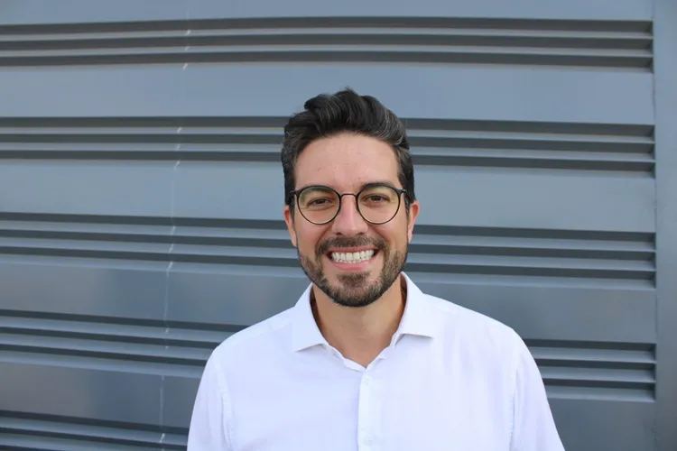 Condeúba: Prefeito agradece ao governador por obras e equipamentos para saúde e educação