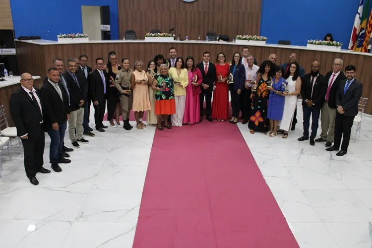 Sessão solene na Câmara de Vereadores marca homenagem às mulheres em Brumado