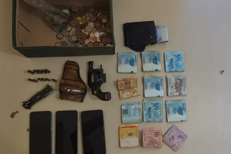 Polícia Civil fecha o cerco contra o crime e apreende armas e drogas em Botuporã