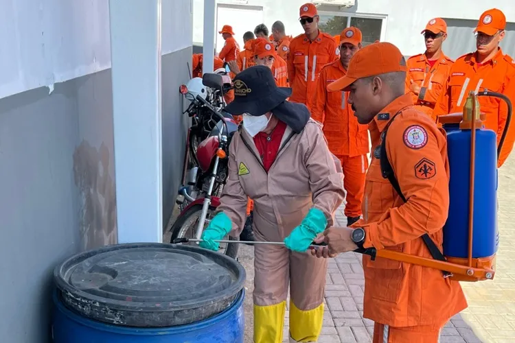 Guanambi recebe apoio do Corpo de Bombeiros para mutirão no combate à dengue