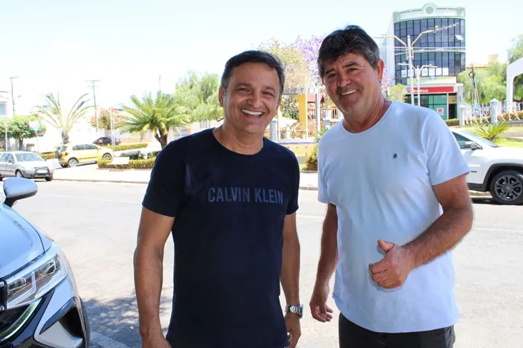 Macaúbas: Prefeito equipa unidade de ensino infantil em Lagoinha de Vassouras