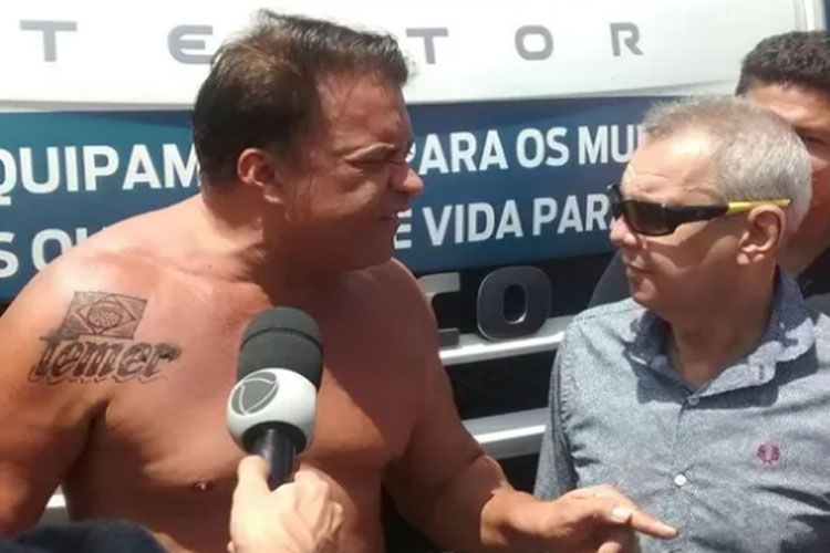 Deputado paga R$ 1.200 e tatua Temer no ombro