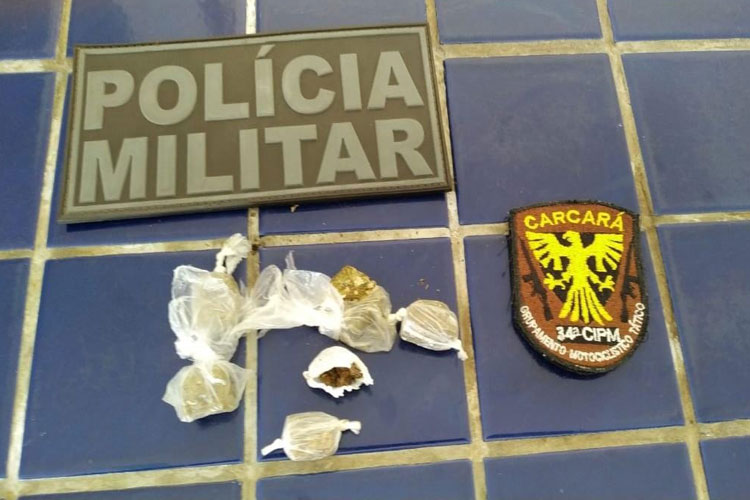 Jovem é preso com drogas no Bairro Dr. Juracy em Brumado