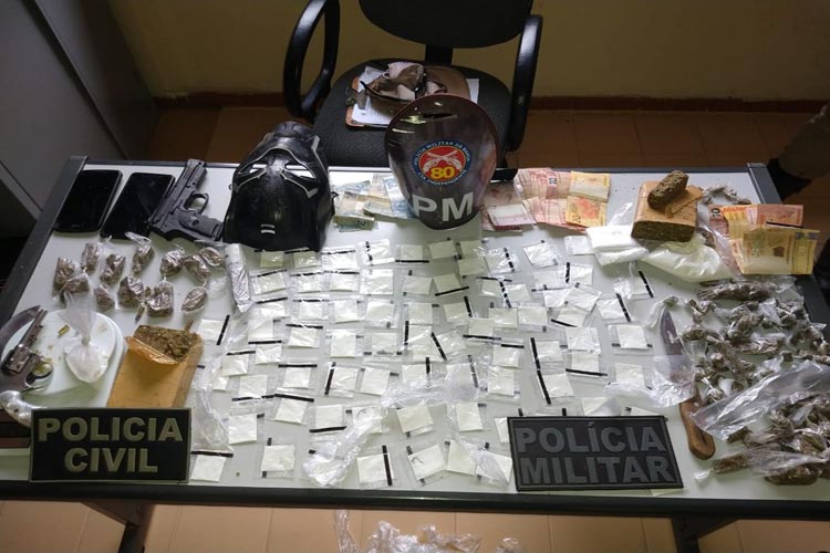 Cordeiros: Homens são presos e adolescentes apreendidos suspeitos de tráfico