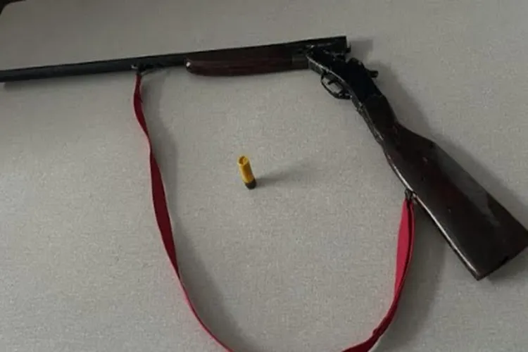 Foragido da Justiça há 34 anos é preso com espingarda em Macaúbas