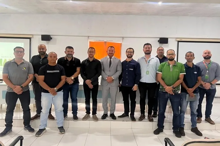 Brumado avança em parceria para remover cabos obsoletos e garantir segurança nas ruas