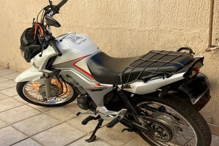 Moto com descarga adulterada é retirada de circulação no Bairro Baraúnas em Brumado