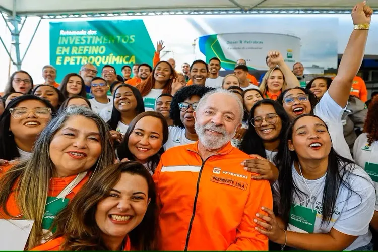 'País terá pela 1ª vez um presidente eleito 4 vezes', diz Lula