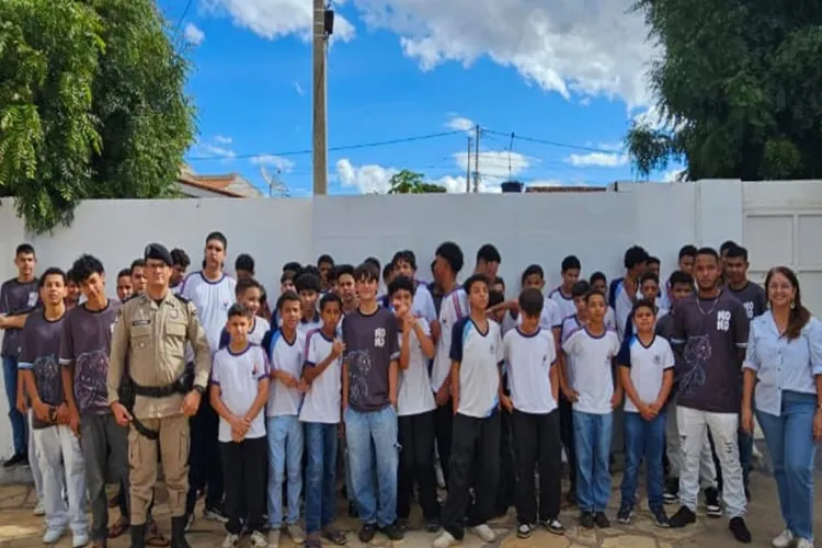 4ª CIPM promove formação cidadã em escola da rede municipal de Macaúbas