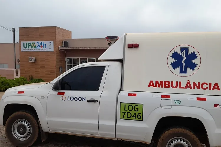 Carro e moto colidem na BR-030 no município de Caetité