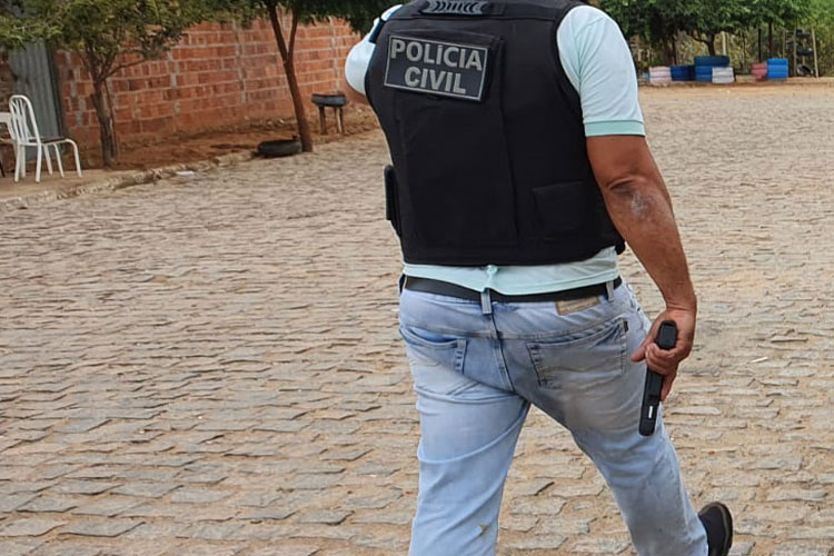 Operação Hermanos: Foragido é encontrado escondido debaixo de materiais recicláveis em Brumado