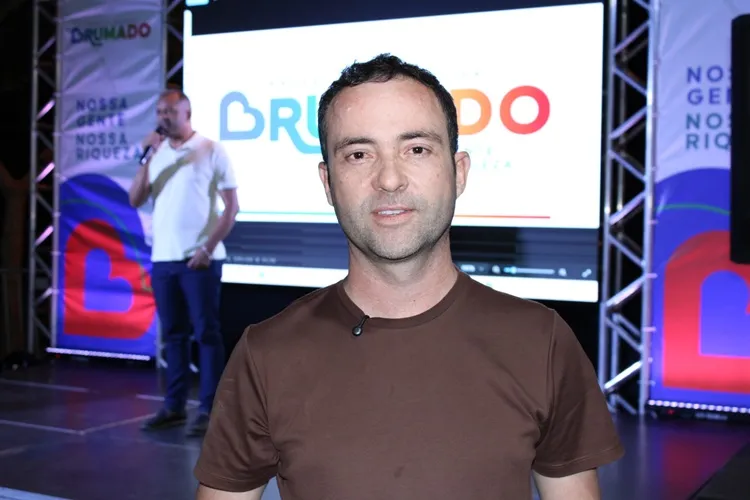 Fabrício Abrantes apresenta avanços em seu 1º semestre como prefeito de Brumado