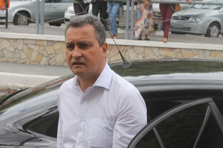Rui Costa lidera e é citado por quase metade do eleitorado para o Senado, diz Paraná Pesquisas